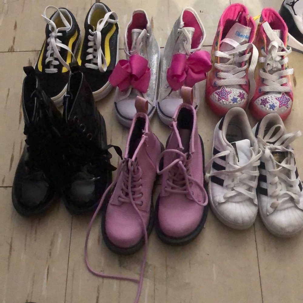 Sneakers
